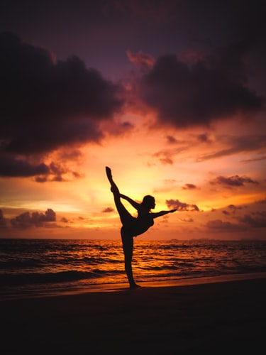 ¿QUÉ HORA ES MEJOR PARA PRACTICAR YOGA?