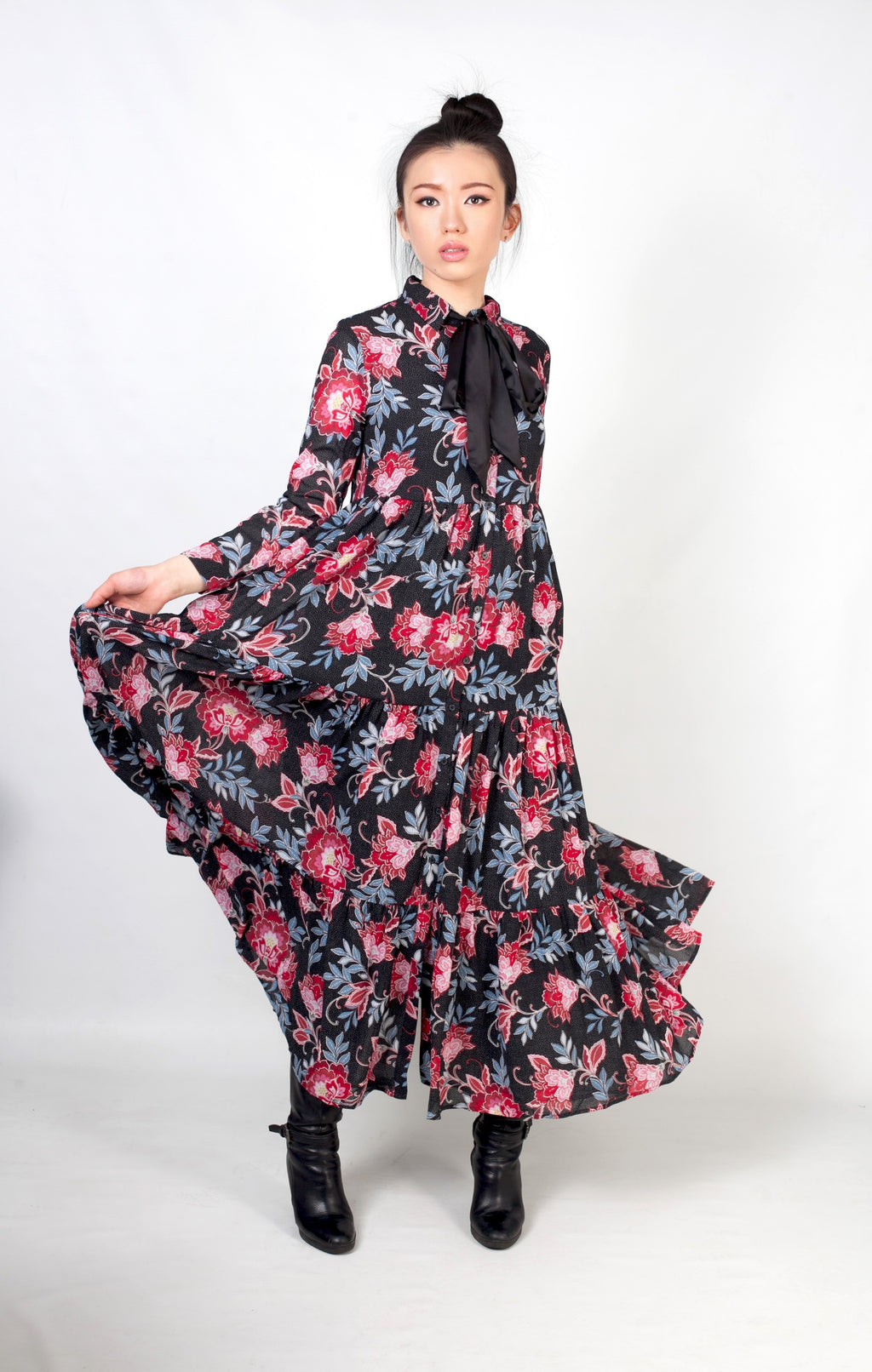 Maxi vestido estampado y con lazo- negro y rojo