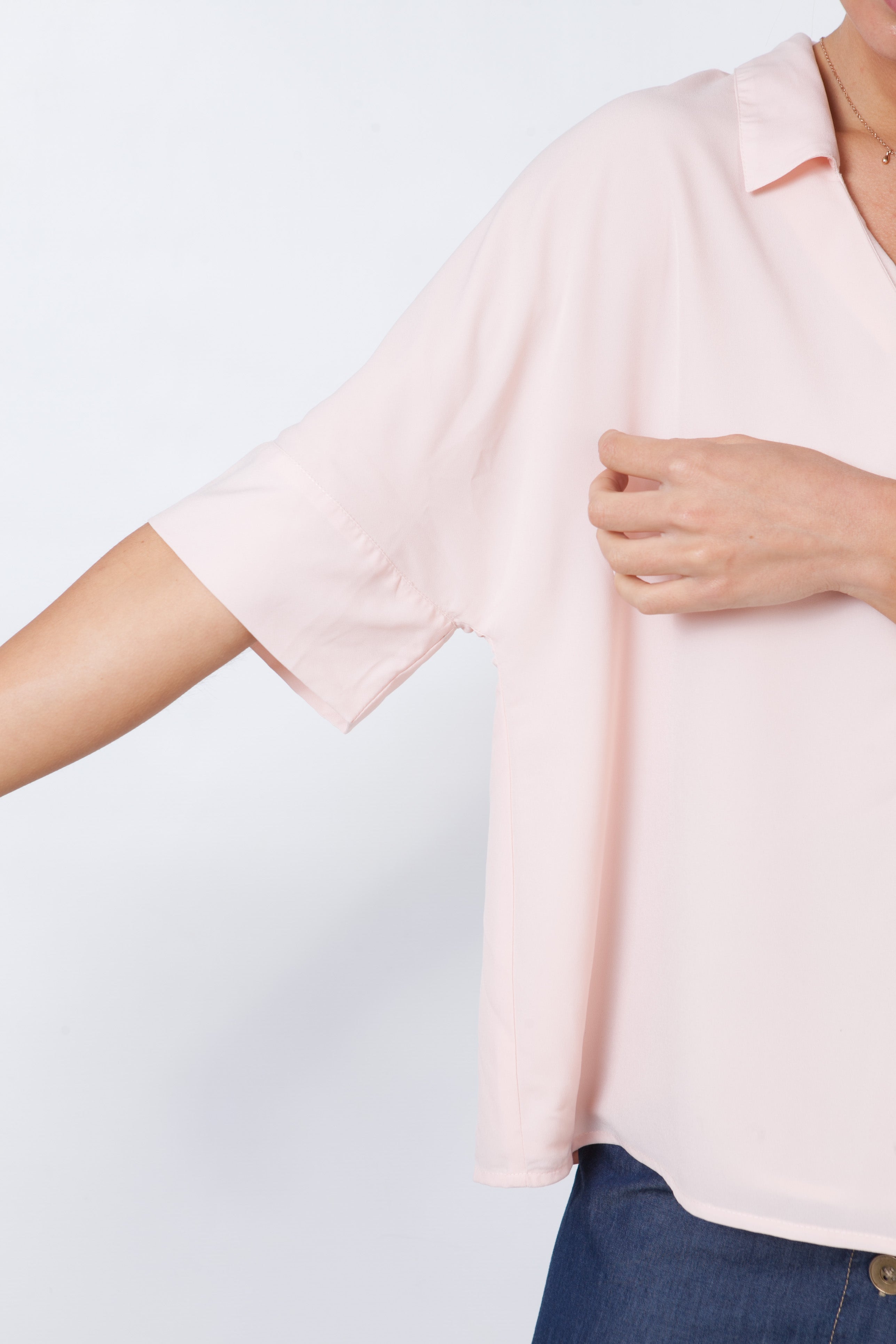 Blusa Rosa Palo Con Delantera Plisada.