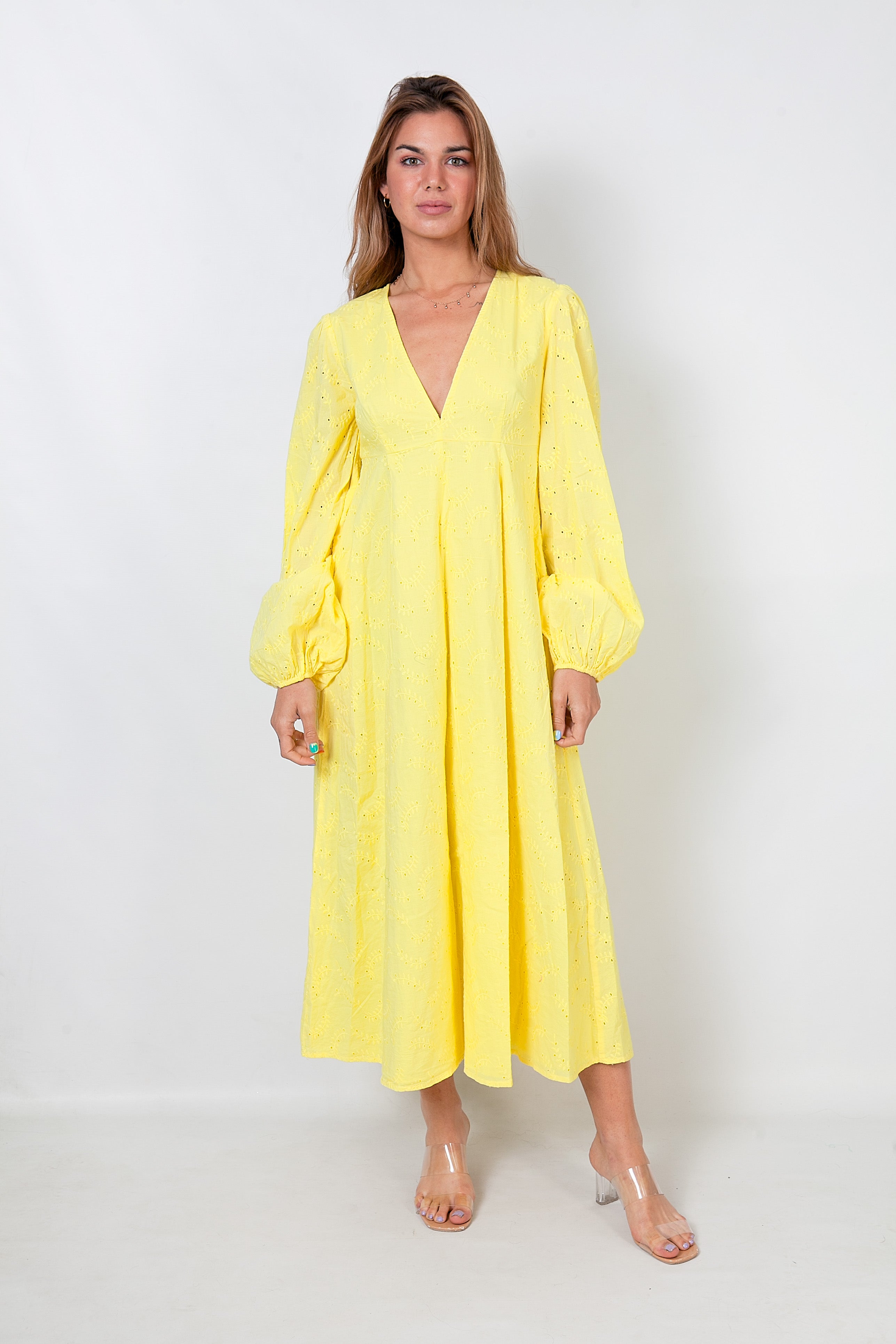 Vestido largo tela calada amarillo