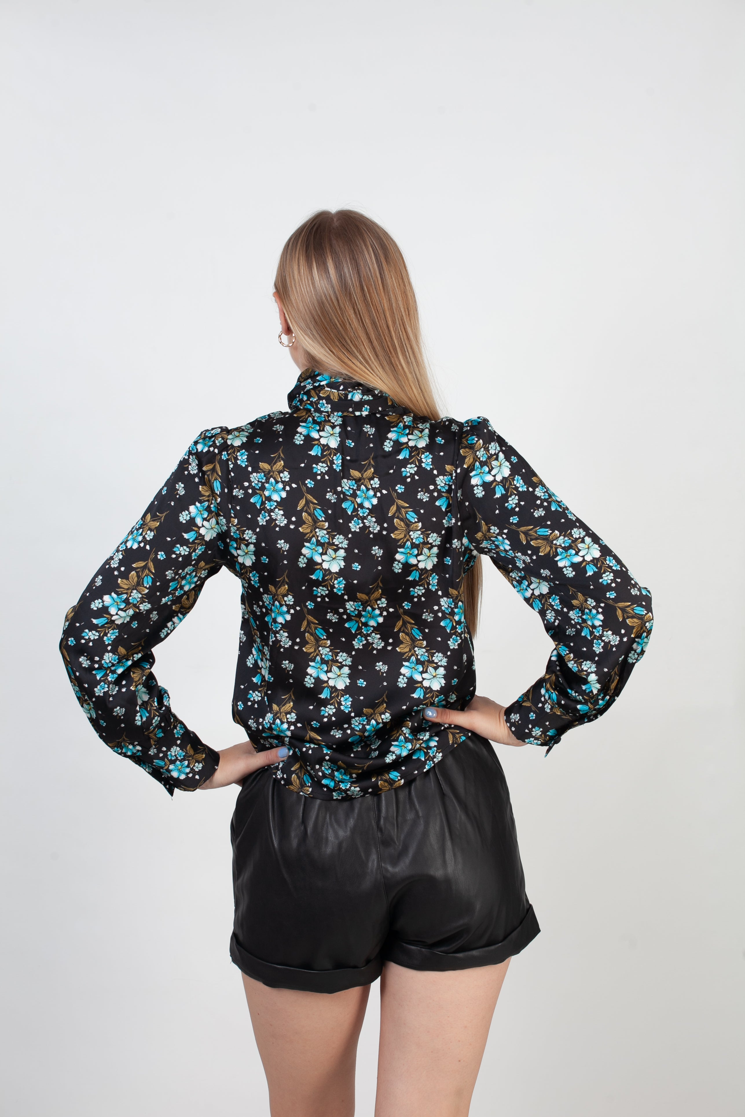 camisa manga larga estampada verde y negro