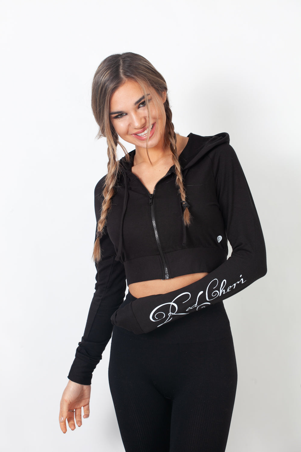 Red Cheri Airy Crop Sudaderas con capucha Negro