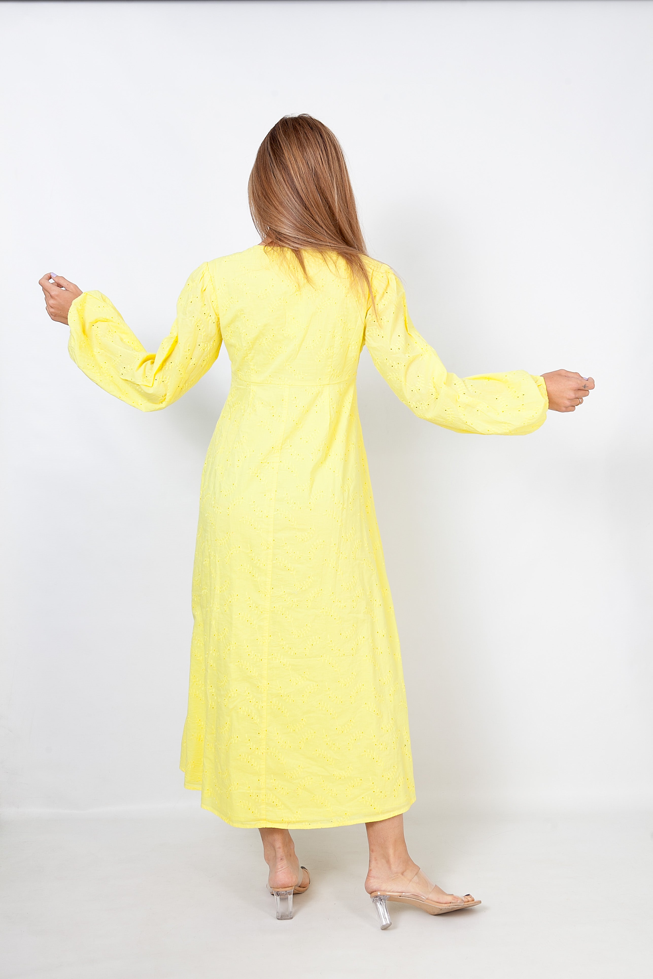 Vestido largo tela calada amarillo