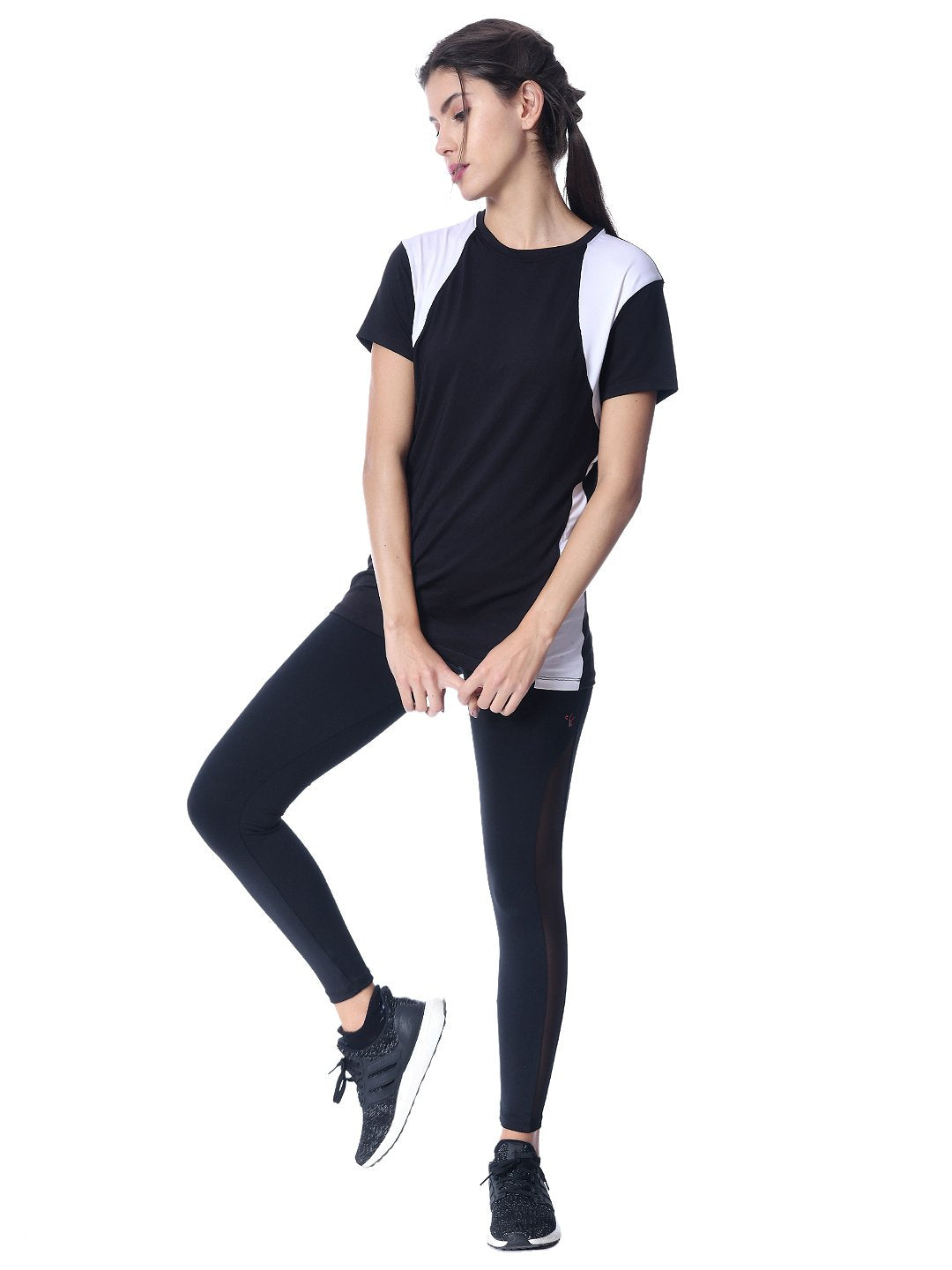 Camiseta Satvik Blanco Negro