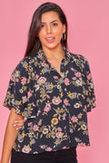 Blusa Estampada con manga acampanada -Negra