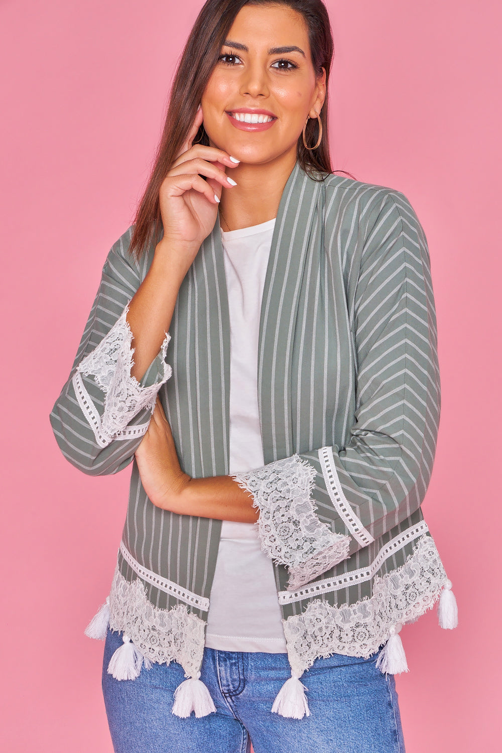 Chaqueta vaquera con estampado floral