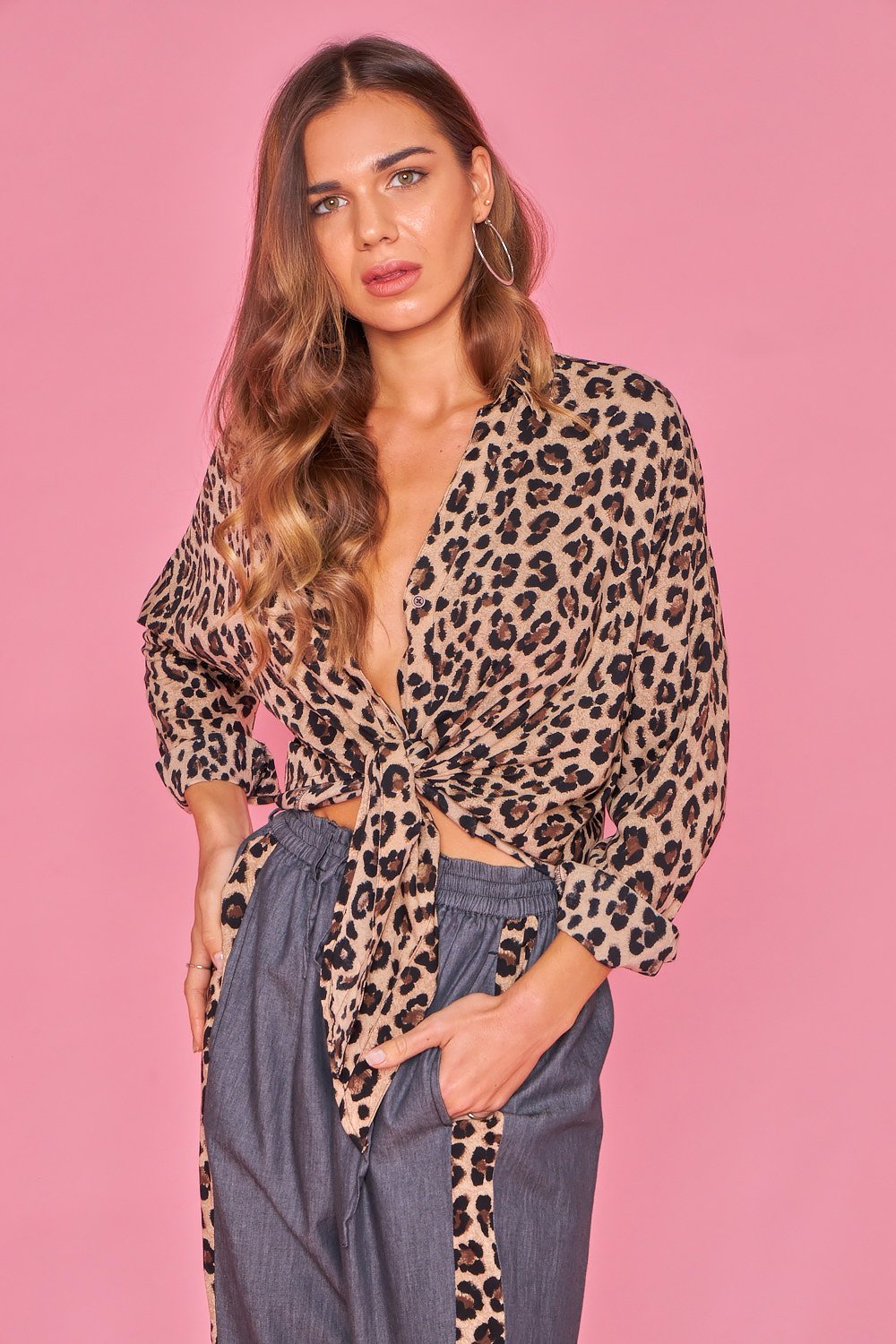 Camisa anudada de leopardo -