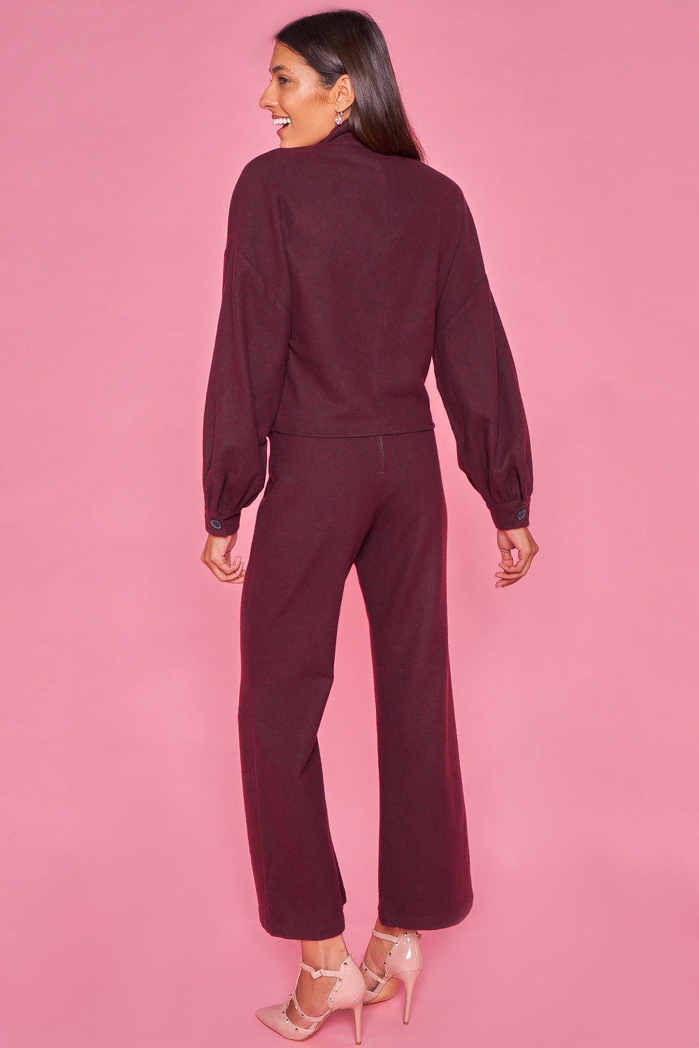 Blusa de tela gruesa ancha color burdeos