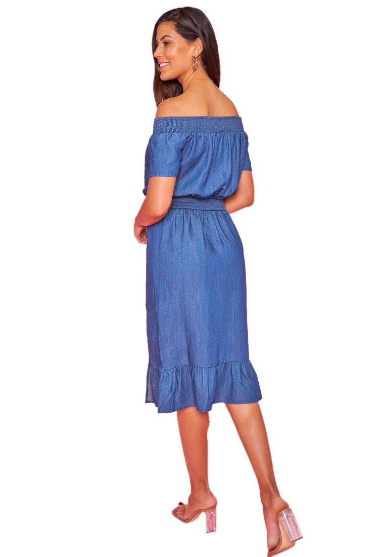 vestido vaquero con raja lateral