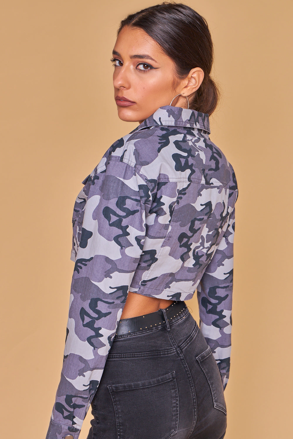 chaqueta corta de camuflaje - azul y gris