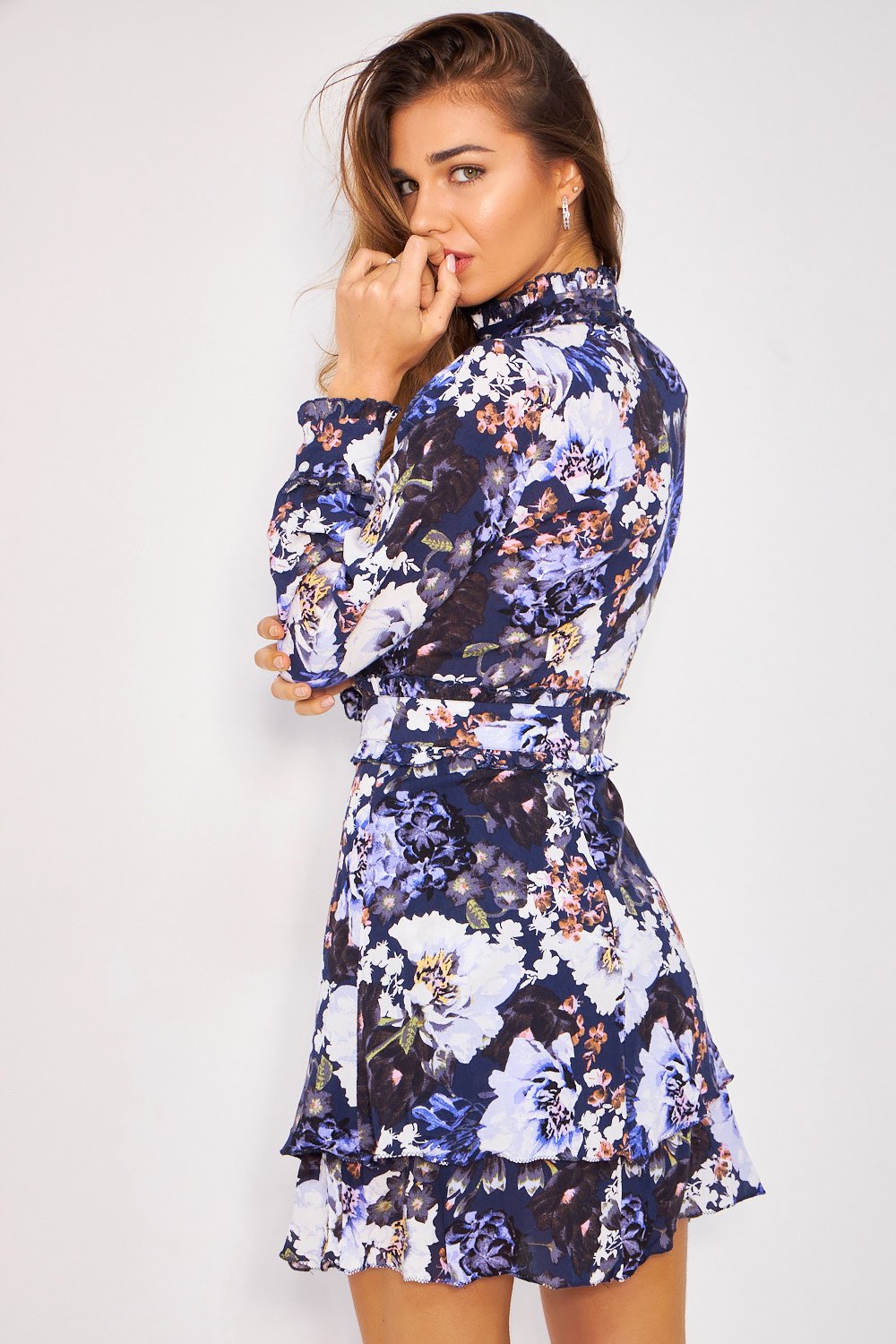 Vestido de estampado floral con cuello alto - Multicolor