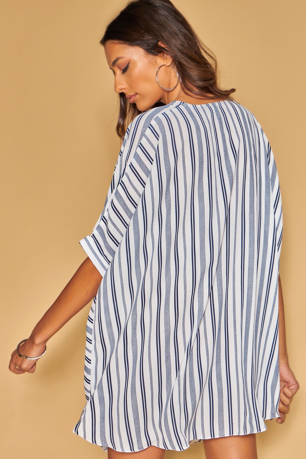 Blusa estilo vestido larga estampada - Beige