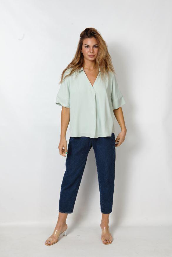 Blusa Verde Con Delantera Plisada
