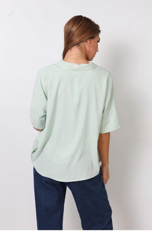 Blusa Verde Con Delantera Plisada