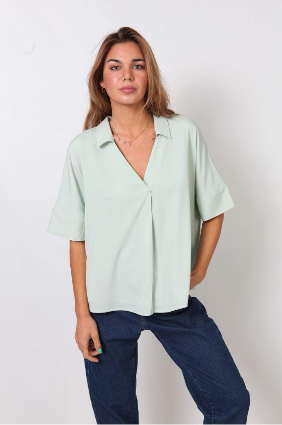 Blusa Verde Con Delantera Plisada