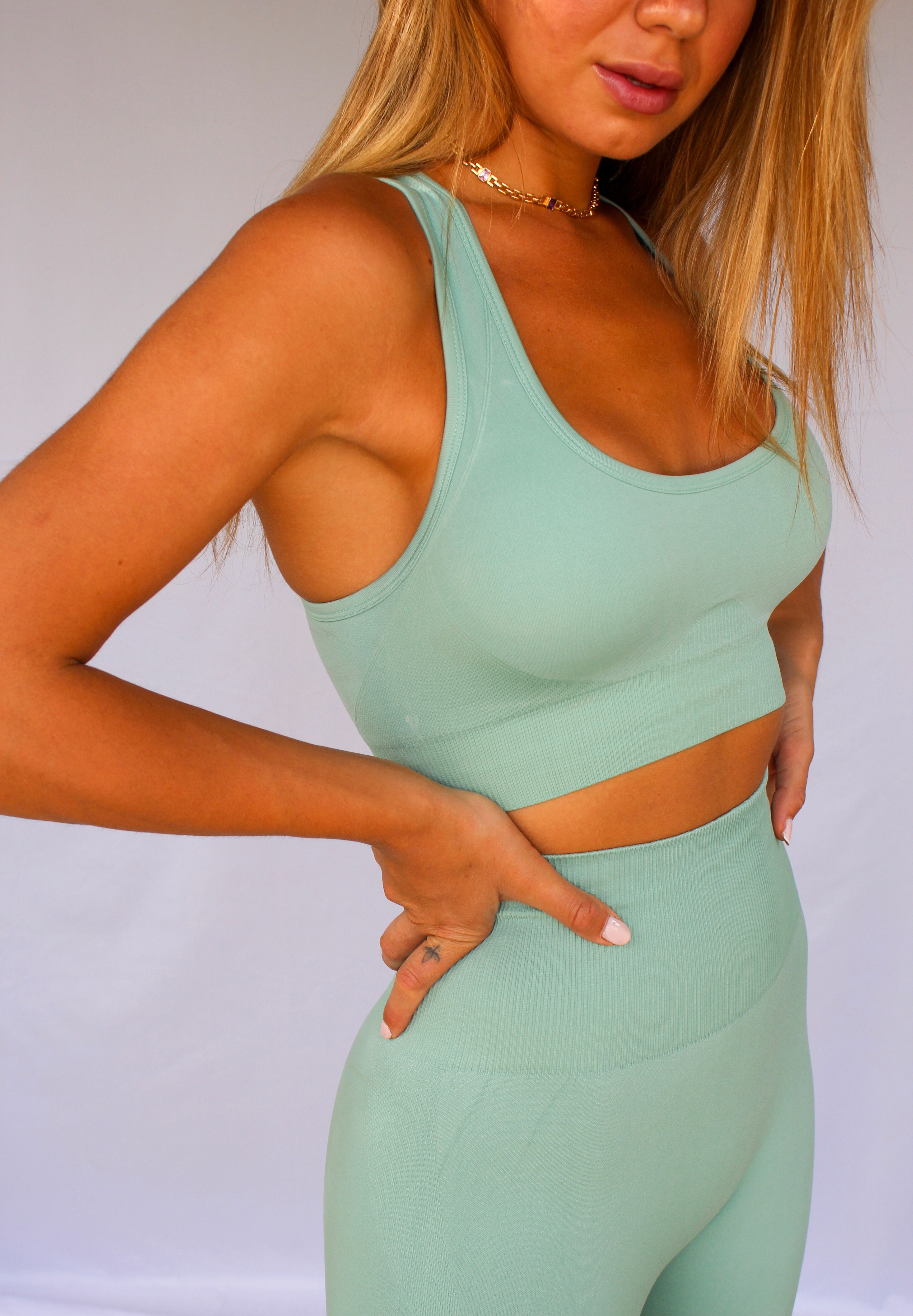 Sarvangasana Seamless Bra - Light Green