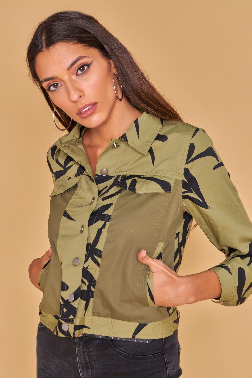 Chaqueta color blanck verde militar